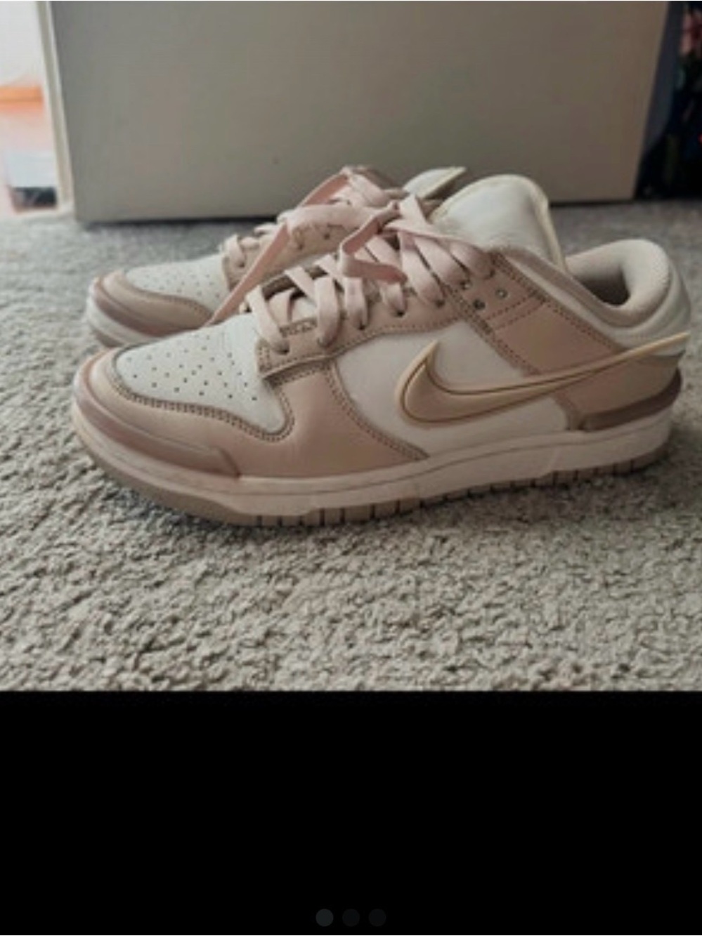 Nike Kids Low-Top Sneakers in Blush Pink and White
